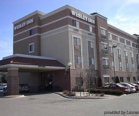 Wesley Inn Уичита Екстериор снимка